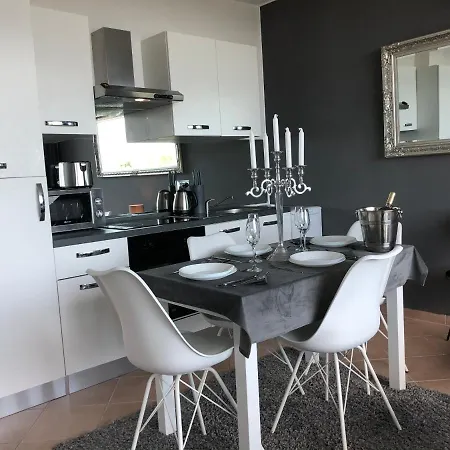 Celebrity Exclusive Cacao 아파트 써니비치