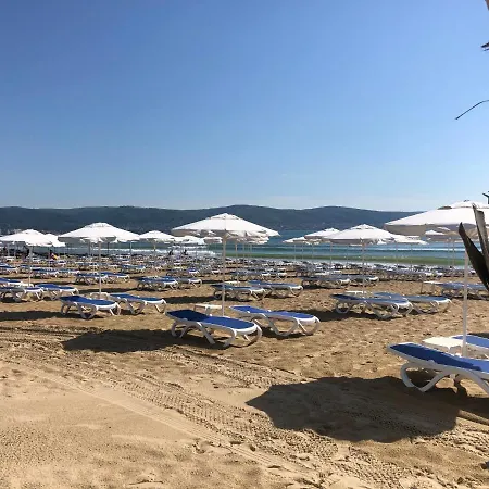 Celebrity Exclusive Cacao アパート サニービーチ